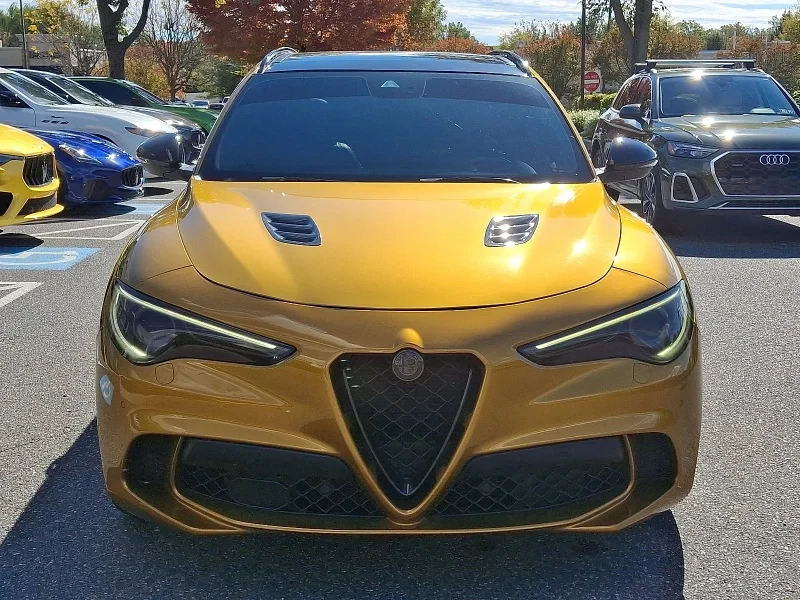 2022 Alfa Romeo Stelvio - Image 2 of 12