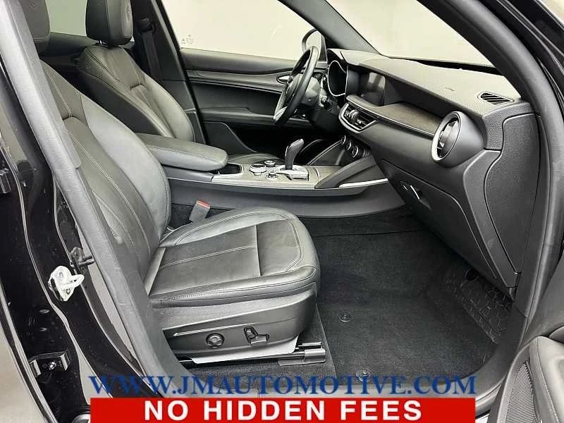 2022 Alfa Romeo Stelvio - Image 19 of 20