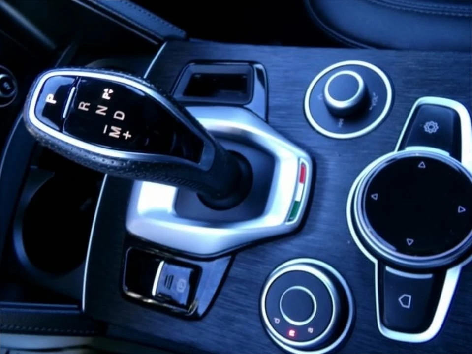 2022 Alfa Romeo Stelvio - Image 14 of 14