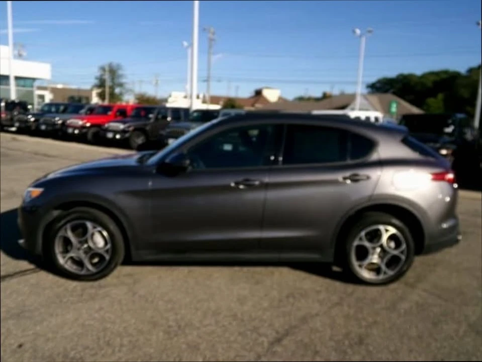 2022 Alfa Romeo Stelvio - Image 2 of 14