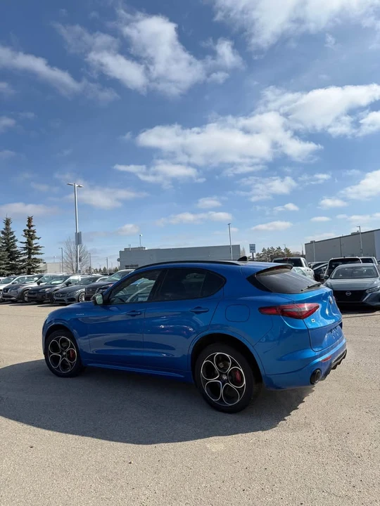2022 Alfa Romeo Stelvio - Image 2 of 17