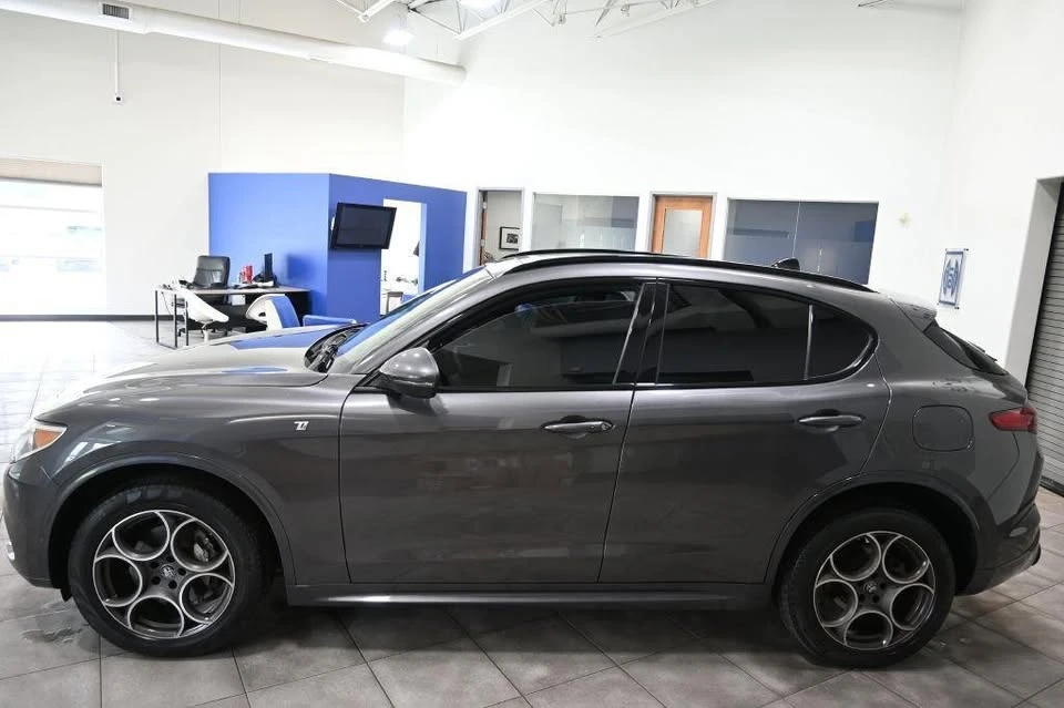 2022 Alfa Romeo Stelvio - Image 2 of 20