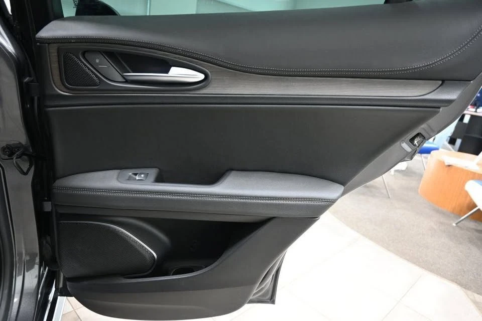 2022 Alfa Romeo Stelvio - Image 18 of 20