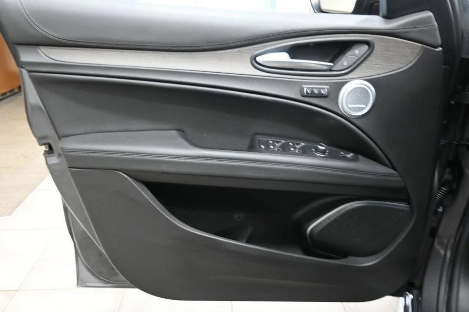 2022 Alfa Romeo Stelvio - Image 9 of 20