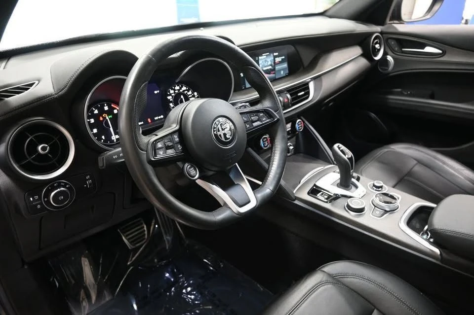 2022 Alfa Romeo Stelvio - Image 10 of 20