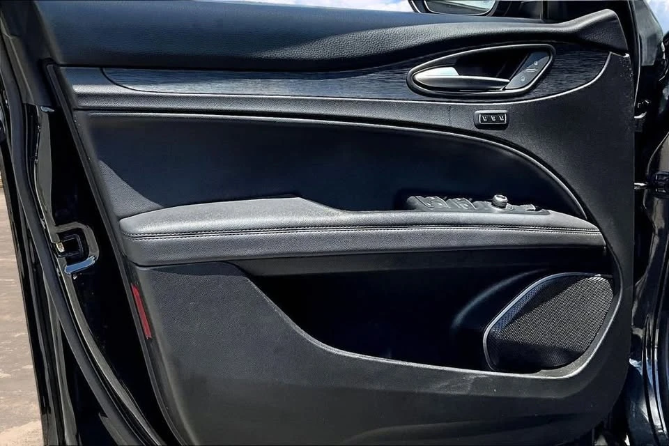 2022 Alfa Romeo Stelvio - Image 18 of 20