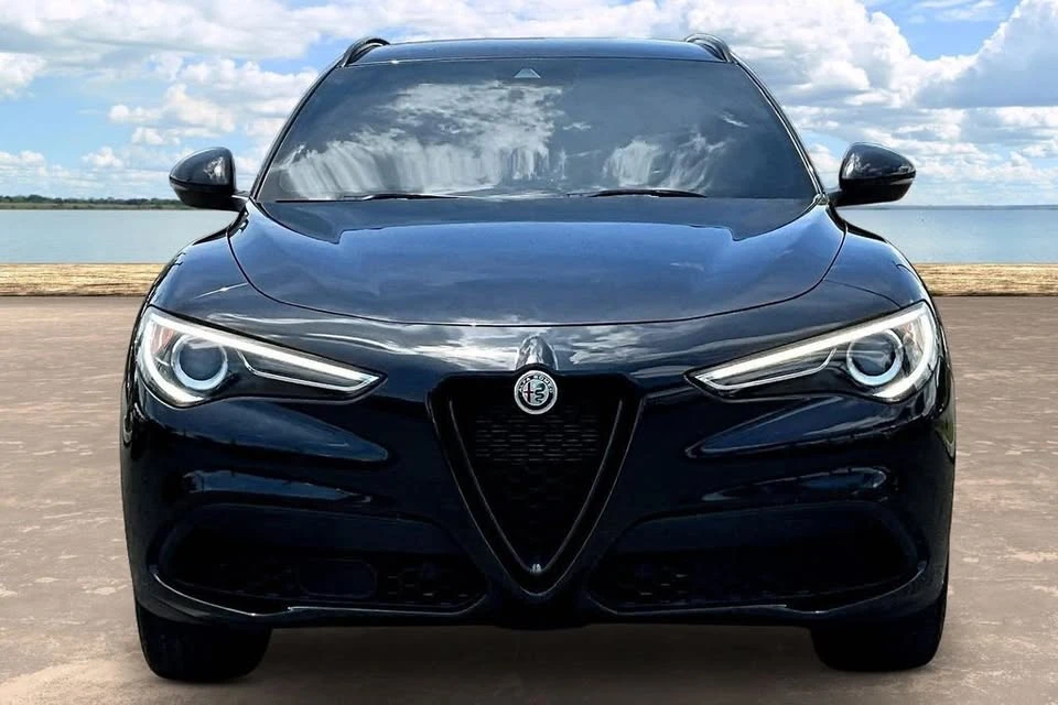 2022 Alfa Romeo Stelvio - Image 2 of 20