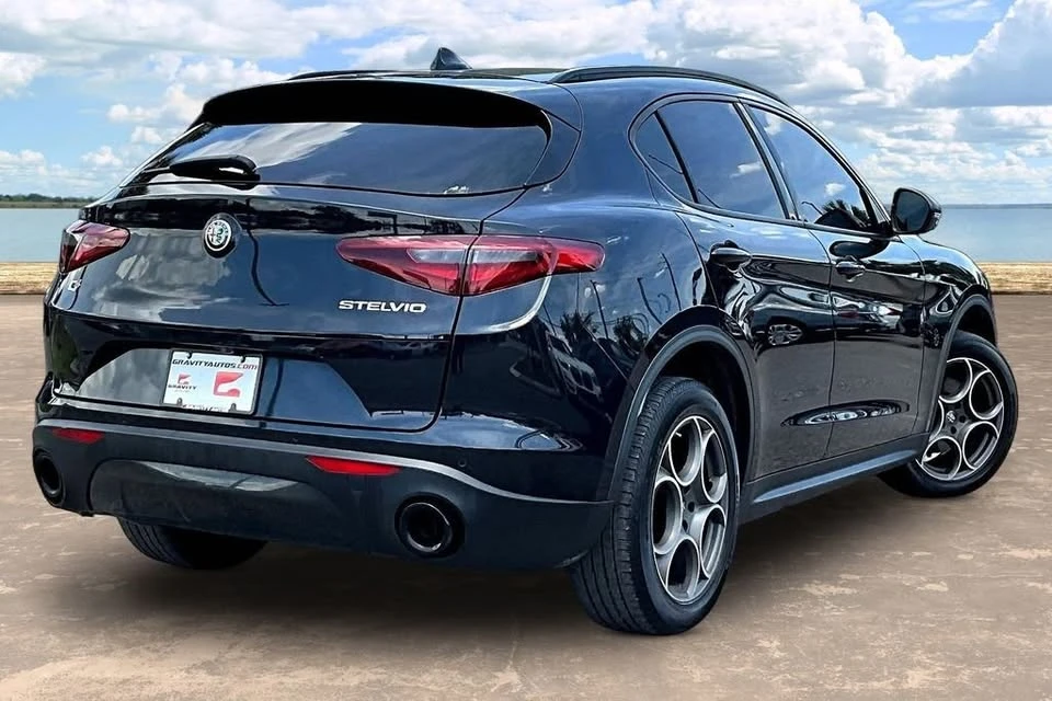 2022 Alfa Romeo Stelvio - Image 4 of 20