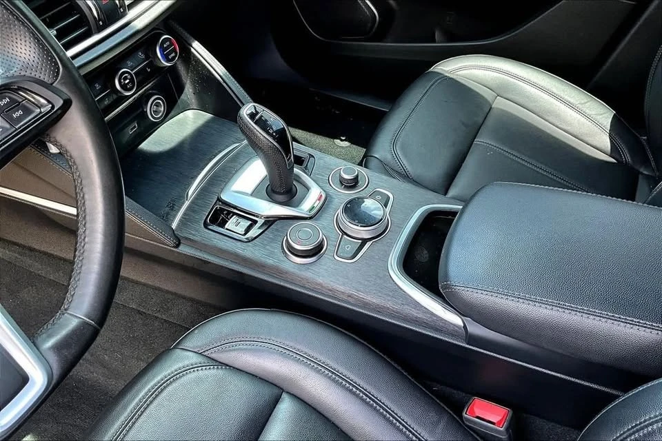 2022 Alfa Romeo Stelvio - Image 16 of 20
