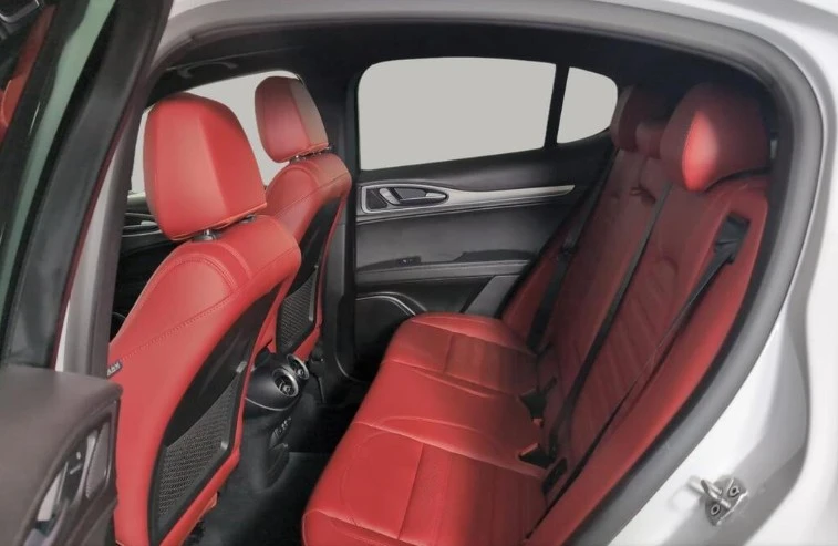 2022 Alfa Romeo Stelvio - Image 9 of 18