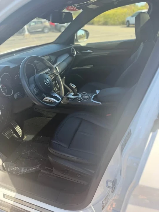 2022 Alfa Romeo Stelvio - Image 5 of 9