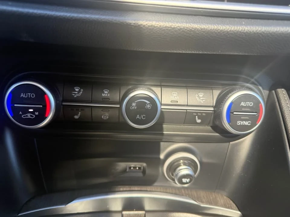 2022 Alfa Romeo Stelvio - Image 2 of 9