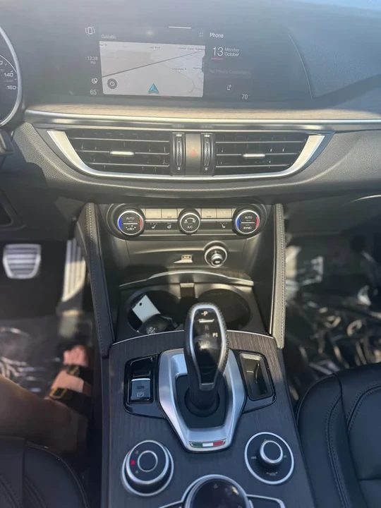 2022 Alfa Romeo Stelvio - Image 8 of 9