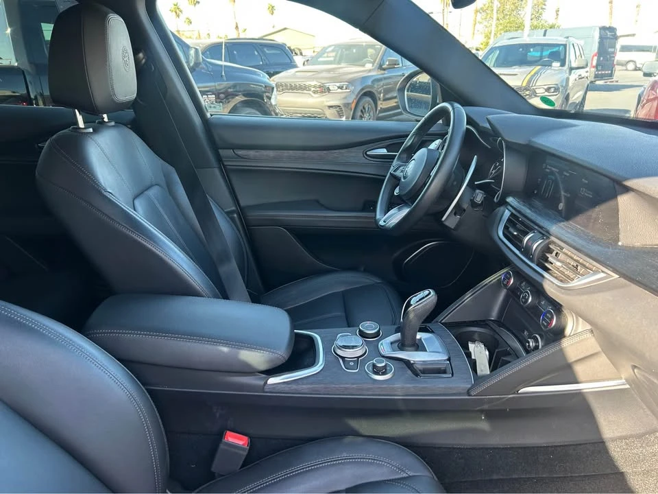 2022 Alfa Romeo Stelvio - Image 8 of 9