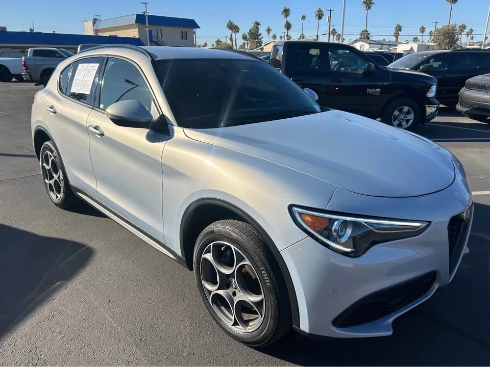 2022 Alfa Romeo Stelvio - Image 2 of 9