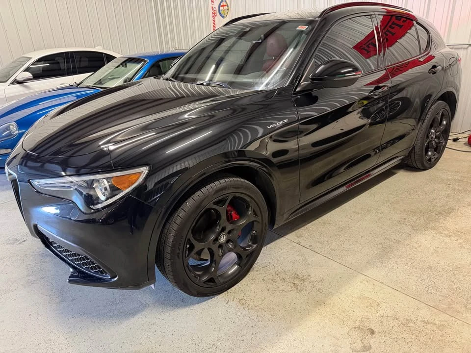 2022 Alfa Romeo Stelvio - Image 2 of 3