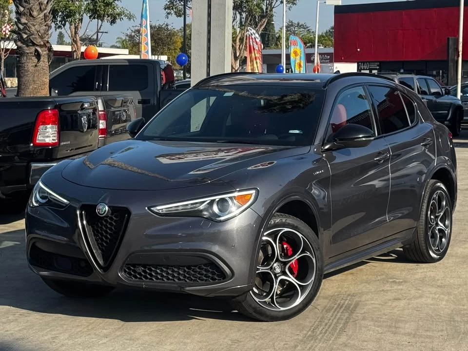 2022 Alfa Romeo Stelvio - Image 2 of 20