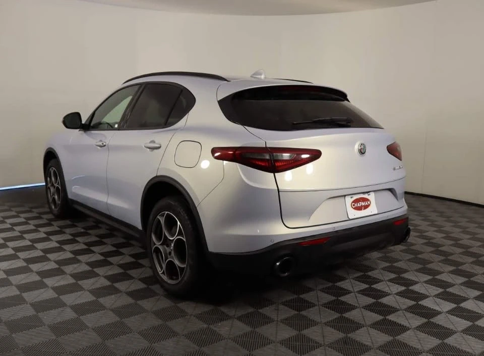 2022 Alfa Romeo Stelvio - Image 2 of 5