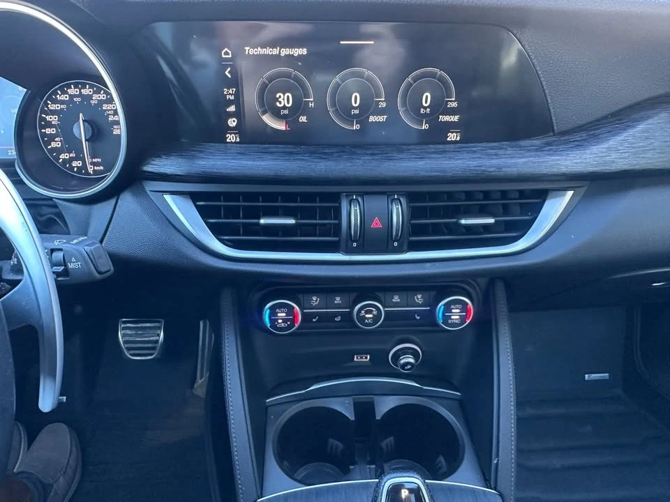 2022 Alfa Romeo Stelvio - Image 14 of 19