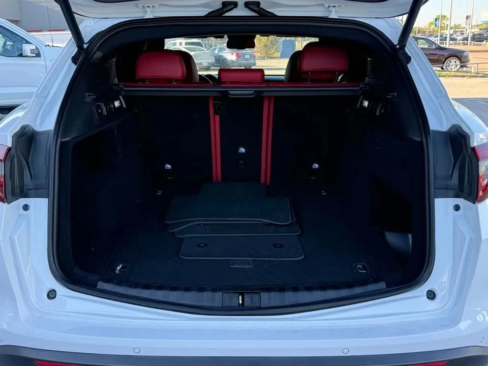 2022 Alfa Romeo Stelvio - Image 9 of 10