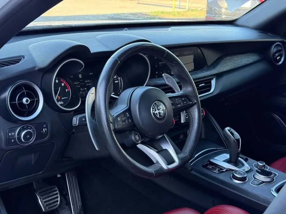 2022 Alfa Romeo Stelvio - Image 6 of 10