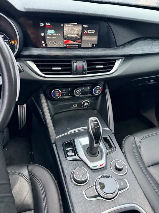2022 Alfa Romeo Stelvio - Image 8 of 9