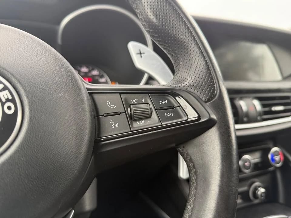 2022 Alfa Romeo Stelvio - Image 16 of 20