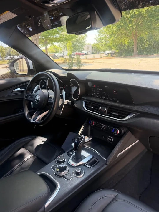 2022 Alfa Romeo Stelvio - Image 9 of 19