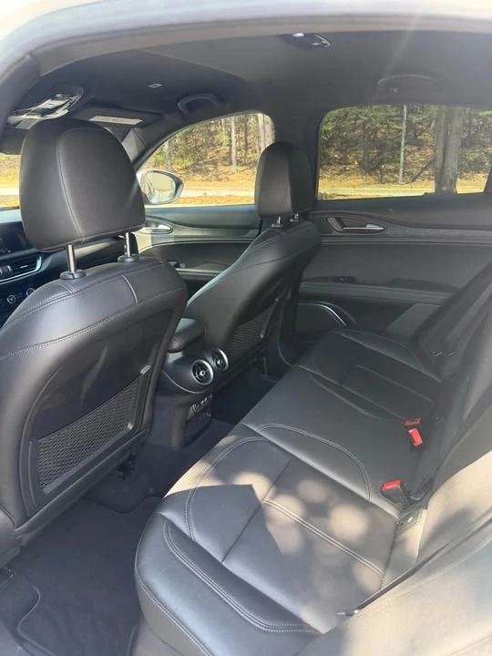 2022 Alfa Romeo Stelvio - Image 14 of 19