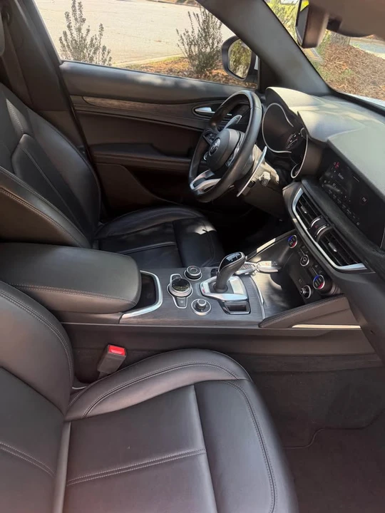 2022 Alfa Romeo Stelvio - Image 8 of 19