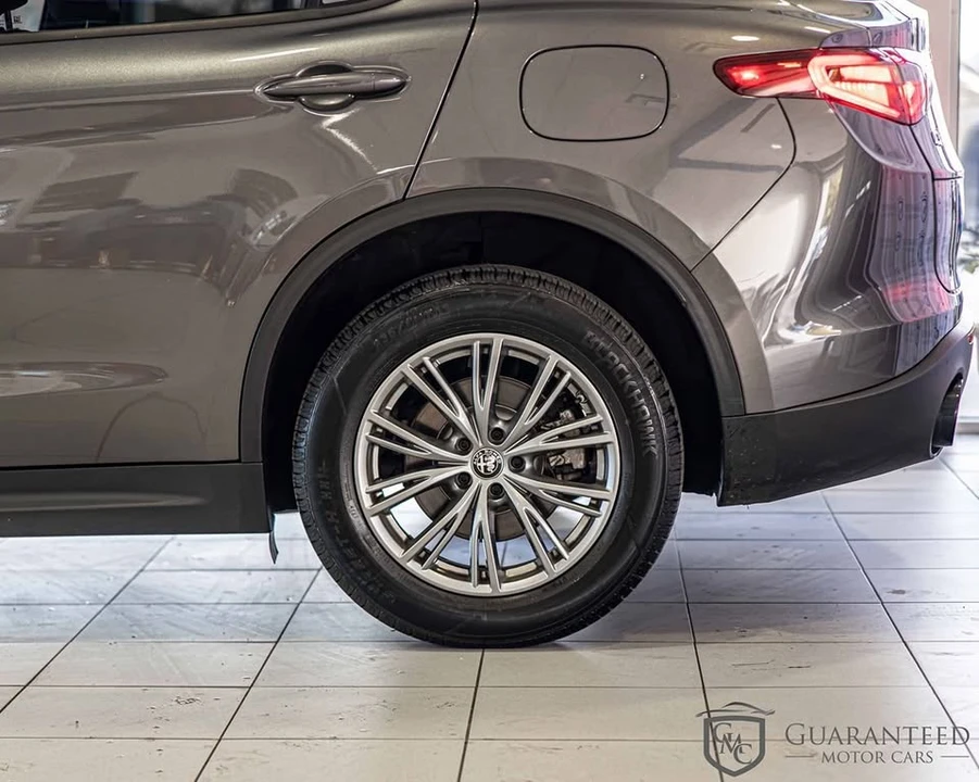 2022 Alfa Romeo Stelvio - Image 7 of 19