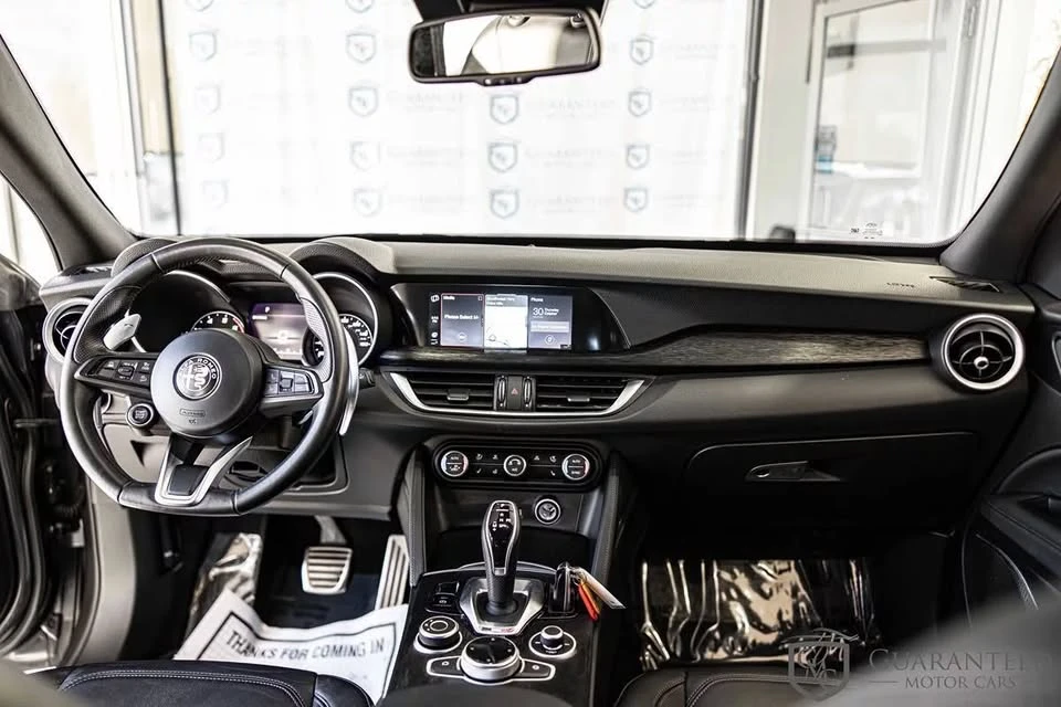 2022 Alfa Romeo Stelvio - Image 14 of 20