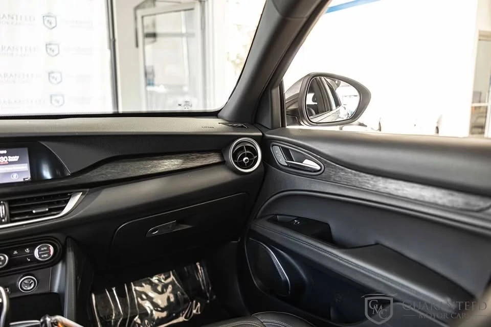 2022 Alfa Romeo Stelvio - Image 18 of 20