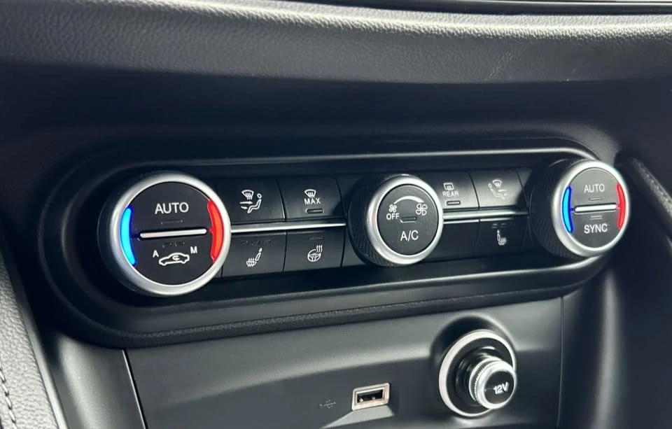 2022 Alfa Romeo Stelvio - Image 14 of 20