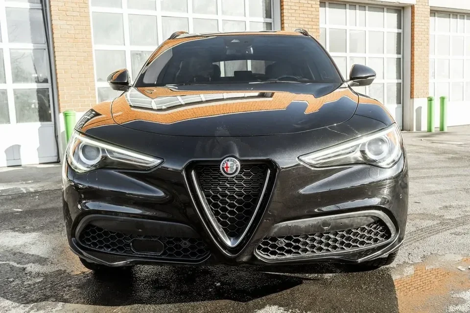 2022 Alfa Romeo Stelvio - Image 2 of 16