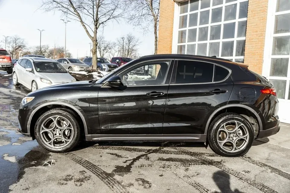 2022 Alfa Romeo Stelvio - Image 8 of 16