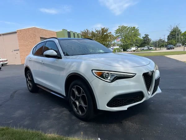 2022 Alfa Romeo Stelvio - Image 2 of 19