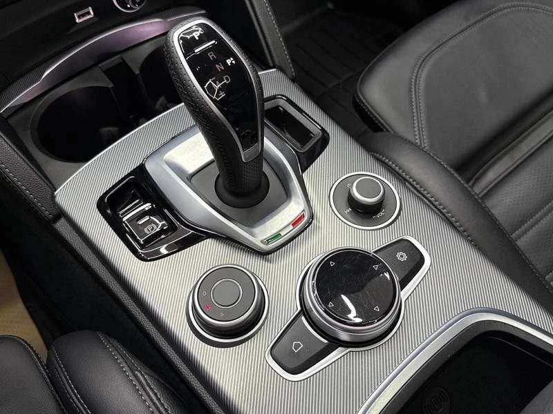 2022 Alfa Romeo Stelvio - Image 13 of 15