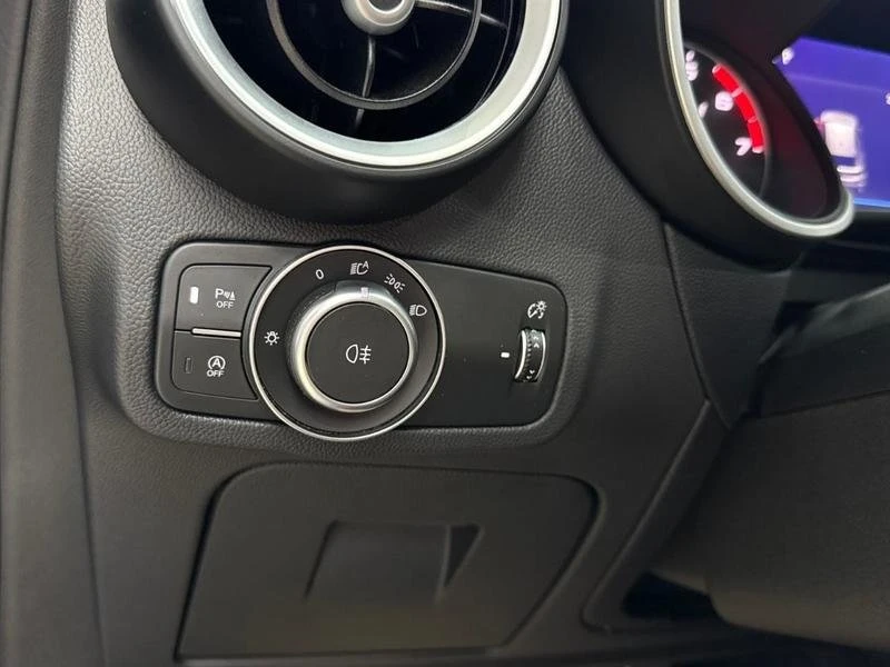 2022 Alfa Romeo Stelvio - Image 15 of 15