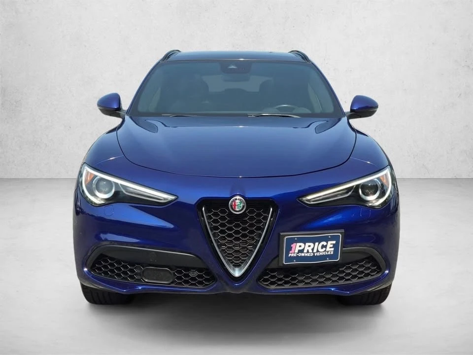 2022 Alfa Romeo Stelvio - Image 2 of 17