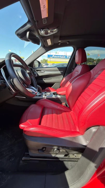2022 Alfa Romeo Stelvio - Image 15 of 19