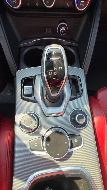 2022 Alfa Romeo Stelvio - Image 12 of 19