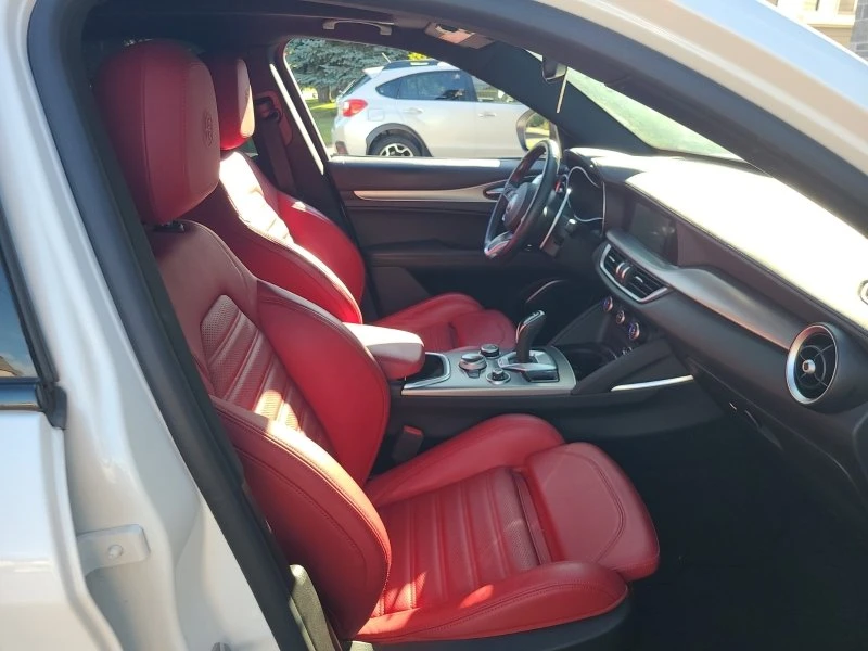 2022 Alfa Romeo Stelvio - Image 9 of 18