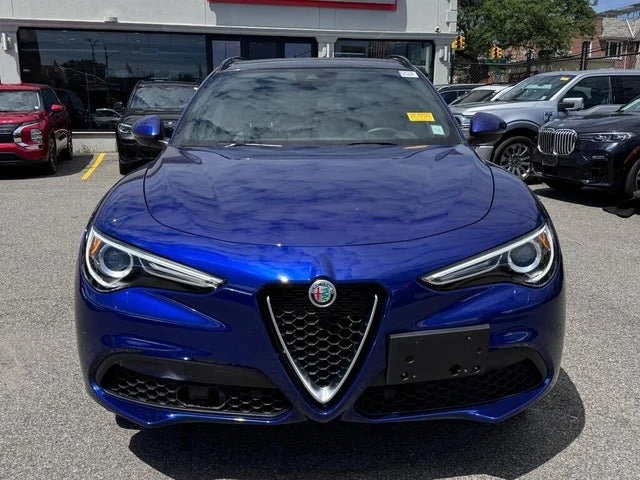 2022 Alfa Romeo Stelvio - Image 2 of 20