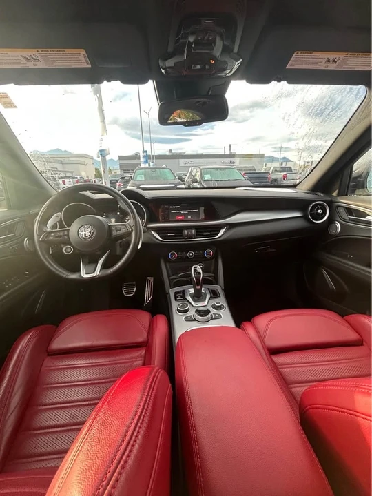 2022 Alfa Romeo Stelvio - Image 2 of 5