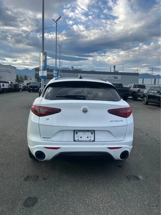 2022 Alfa Romeo Stelvio - Image 4 of 5