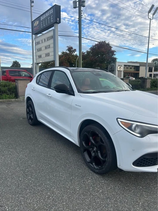 2022 Alfa Romeo Stelvio - Image 3 of 5