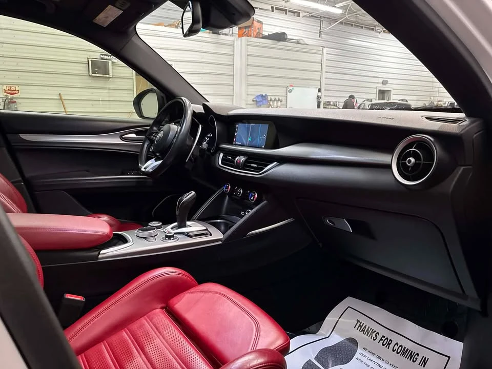 2022 Alfa Romeo Stelvio - Image 17 of 18