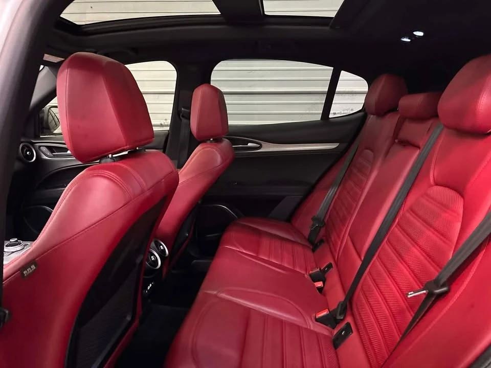 2022 Alfa Romeo Stelvio - Image 14 of 18
