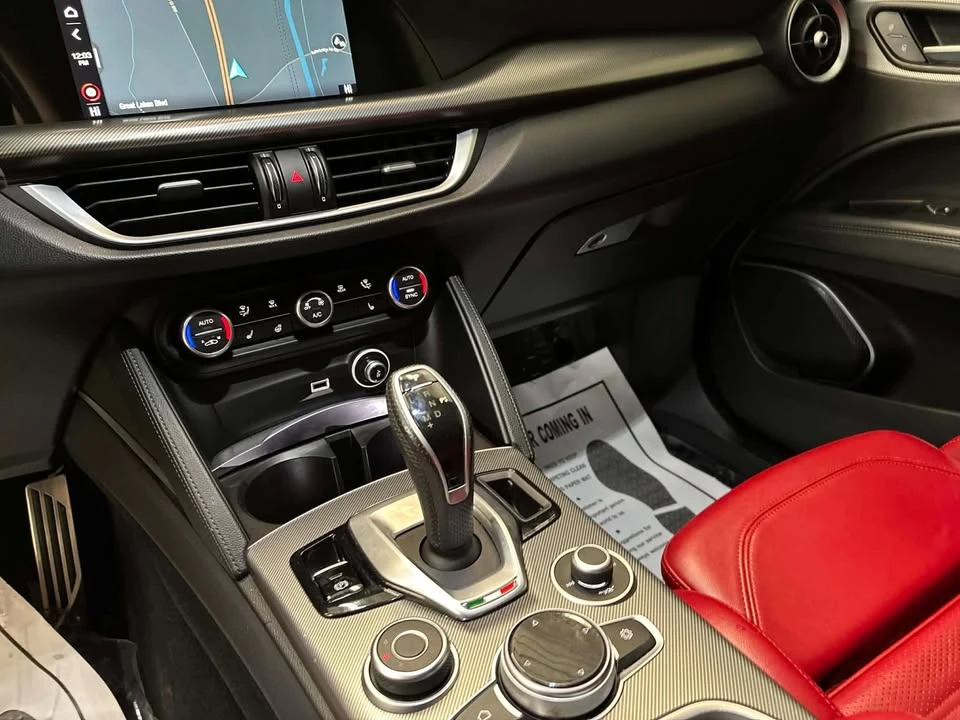 2022 Alfa Romeo Stelvio - Image 11 of 18